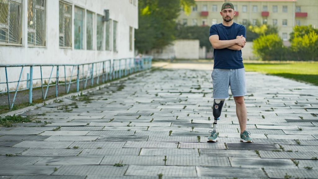 “Я хочу якомога швидше закінчити війну”: нацгвардієць Денис Кальчук після поранення готується повернутися на фронт (ВІДЕО). денис кальчук, нацгвардієць, поранення, протез, фронт