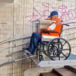 В Одесі відновлюють систему електричних підйомників для людей з інвалідністю