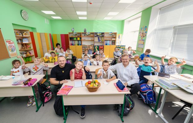 На Полтавщині відкрили інклюзивну школу відновлену спільно з Європейським інвестиційним банком. єіб, полтавщина, особливими освітніми потребами, школа, інвалідність
