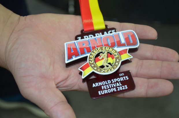 Денис Барчук у складі команди ветеранів встановив світовий рекорд зі стронгмену. арнольд класік європа, денис барчук, ветеран, змагання, рекорд