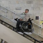 У житлових будинках Львова встановили 38 підйомників для осіб з інвалідністю: роботи тривають