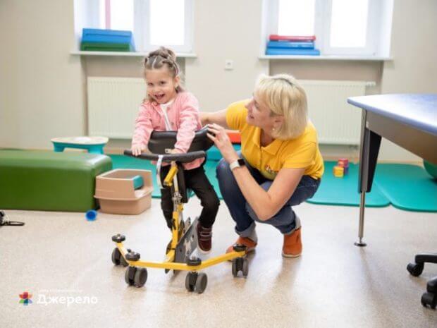У Львові відкрили Центр допоміжних технологій для дітей з інвалідністю. львів, центр асистивних технологій, центр соціальних послуг та реабілітації джерело, діти, інвалідність