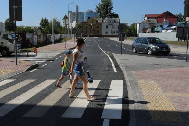 У 2023 році пішохідні переходи у Львові понизили в 1237 місцях. львів, доступність, пониження, пішохідний перехід, інвалідність