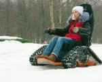 Для людей з інвалідністю випускають зимовий варіант електровізків – на гусеницях (ФОТО, ВІДЕО). всюдихід, крісло-транспортер tank chair, пересування, інвалідний візок, інвалідність