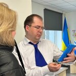 Дніпро доступний для всіх: як в управліннях соцзахисту населення обслуговують людей з вадами слуху (ФОТО)