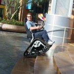 Світлина. Для людей з інвалідністю випускають зимовий варіант електровізків – на гусеницях. Технології, інвалідність, інвалідний візок, пересування, всюдихід, крісло-транспортер Tank Chair