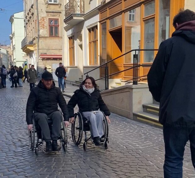 Доступне місто – це історія про гідність, – Карина Кардаш, яка пересувається на колісному кріслі. львів, доступність, колісне крісло, інвалідність, інклюзивність