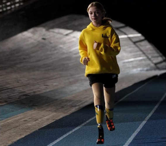 Яна Степаненко, яка втратила обидві ноги під час ракетного удару росіян, візьме участь у Бостонському марафоні (ВІДЕО). бостонський марафон, національний реабілітаційний центр незламні unbroken, яна степаненко, протез, тренування
