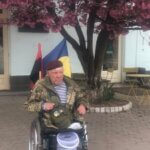 Зібрав вже 8 мільйонів для захисників: в Ужгороді волонтер з інвалідністю збирає гроші на підтримку ЗСУ (ВІДЕО)