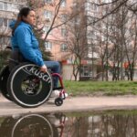 "Можна випасти з крісла": паралімпійська чемпіонка протестувала вулиці Черкас на безбарʼєрність (ФОТО, ВІДЕО)
