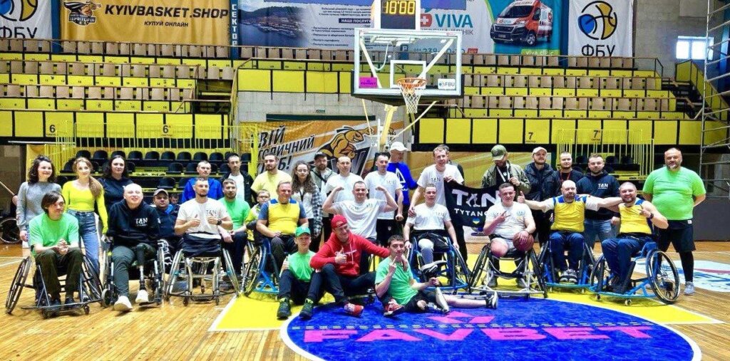 Мер Одеси привітав баскетбольну команду на візках з чемпіонським Кубком (ФОТО). одеса, баскетбол на візках, змагання, команда odesaвasket, чемпіонський кубок