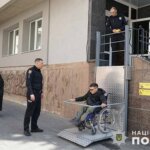 Безбар’єрність для всіх: поліцейські Тернопільщини створюють доступні послуги для людей з інвалідністю (ФОТО)