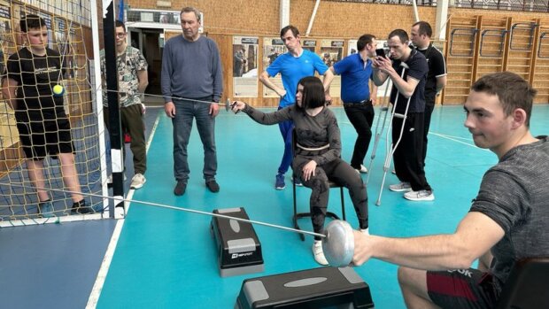 У Луцьку вперше відбулися змагання з фехтування на візках для людей з інвалідністю. луцьк, змагання, спортсмен, фехтування на візках, інвалідність