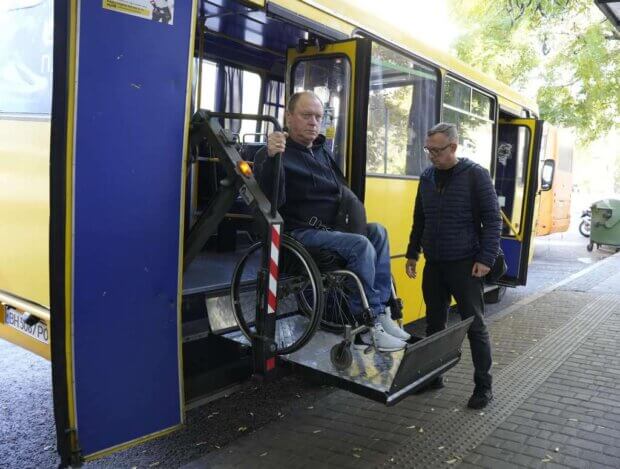 Пандуси-невидимки і недоступний транспорт: чому Одеса все ще не готова для людей з інвалідністю. одеса, пандус, транспорт, інвалідний візок, інвалідність