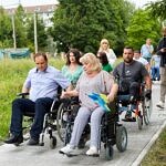 У Франківську міський голова пересів на інвалідний візок, щоб перевірити доступність міста (ФОТО)