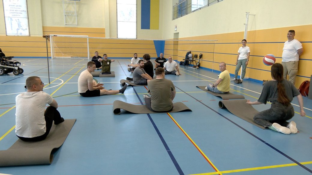 Волейбол сидячи як спосіб реабілітації: у Вінниці збирають команду серед ветеранів російсько-української війни (ФОТО, ВІДЕО). вінниця, ветеран, волейбол сидячи, команда, поранення