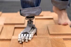 Світлина. В Італії створили інноваційний протез стопи для людей та роботів. Реабілітація, пересування, Італія, стопа, стійкість, протез SoftFoot Pro