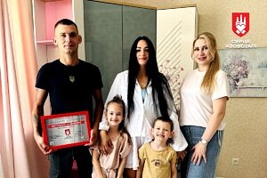 Перша власна домівка: оборонець Маріуполя Олександр Коваленко отримав ключі від квартири за програмою “Вдома”