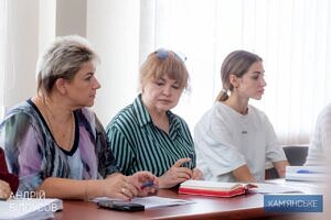 Світлина. У Кам’янському триває робота зі створення безбар’єрного громадського простору. Закони та права, інвалідність, нарада, облаштування, Кам’янське, инвентаризация