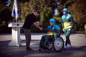 Світлина. Президент відзначив українських паралімпійців та їхніх тренерів державними нагородами. Спорт, Паралімпійські ігри, тренер, Володимир Зеленський, паралімпійці, державна нагорода