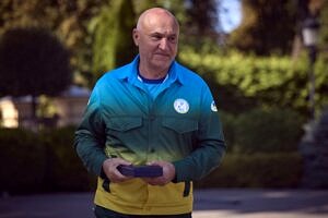 Світлина. Президент відзначив українських паралімпійців та їхніх тренерів державними нагородами. Спорт, Паралімпійські ігри, тренер, Володимир Зеленський, паралімпійці, державна нагорода