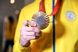 Світлина. Ця нагорода була найважчою: як запорізькі паралімпійці здобували медалі в Парижі. Спорт, спортсмен, Паралімпійські ігри, медаль, Париж, паралімпійці