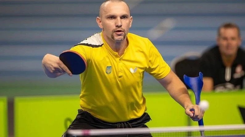 Віктор Дідух — український паралімпійський чемпіон Парижа-2024 поборов рак та збудував академію настільного тенісу у рідному селі. віктор дідух, паралімпійський чемпіон, париж, настільний теніс, спортсмен