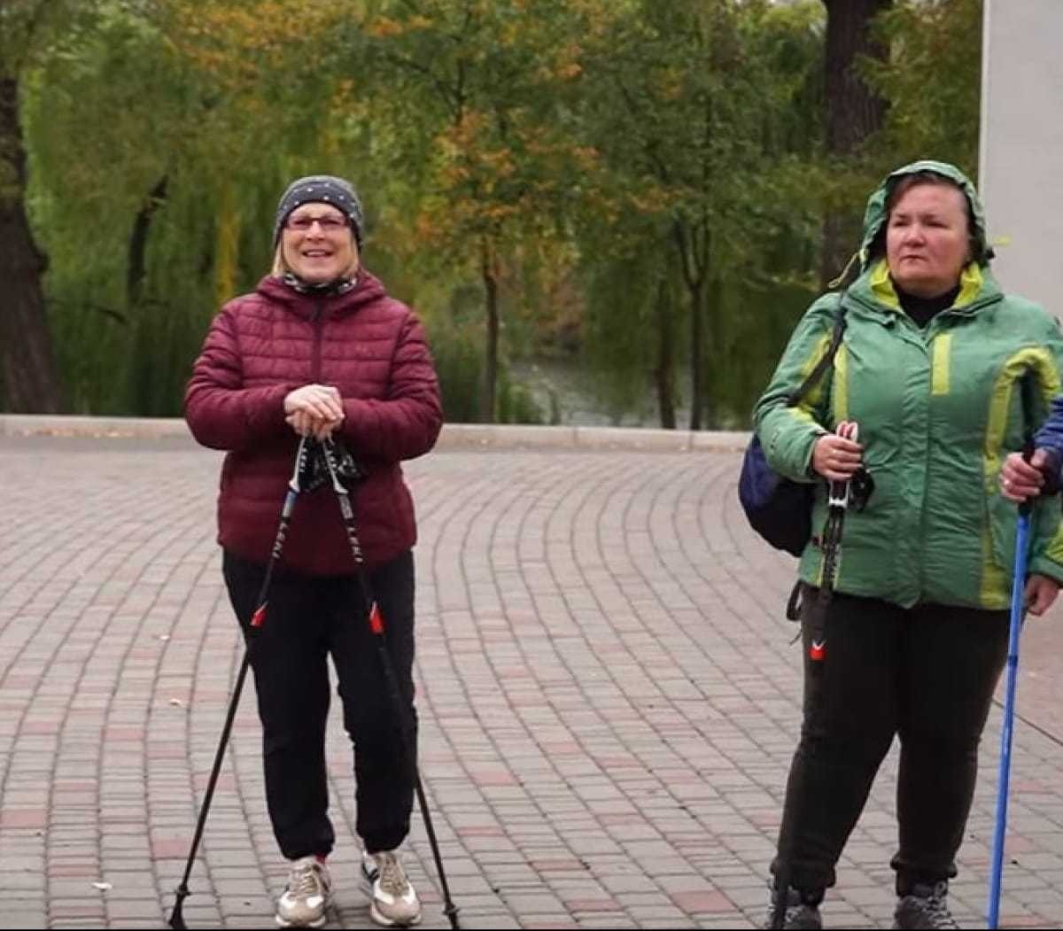 У Кривому Розі проводять тренування зі скандинавської ходьби для людей із порушеннями зору – як проходять заняття (ВІДЕО). заняття, кривий ріг, порушення зору, скандинавська ходьба, тренування