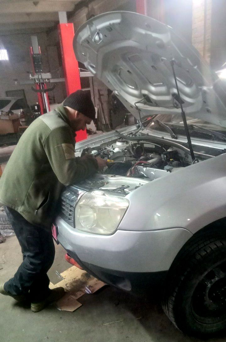 Ветеран із Ніжина за грантові кошти відкрив шиномонтаж і розширив послуги діючого СТО. інвалідність, ветеран війни, олександр захаров, проєкт єробота, шиномонтаж