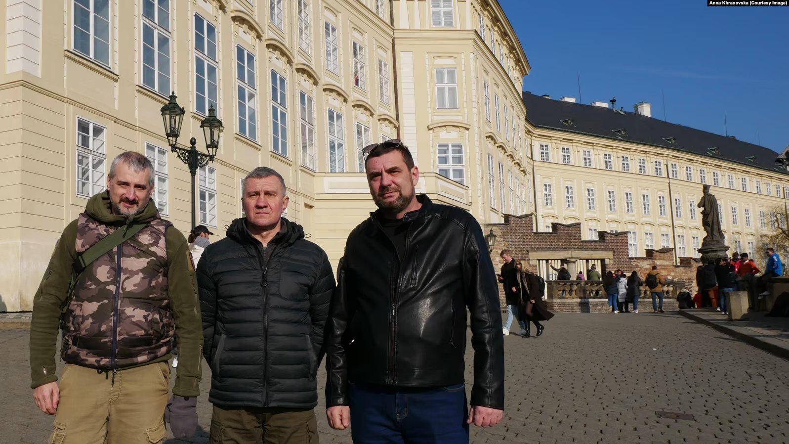 Прогулянка Прагою. Як українські поранені проходять реабілітацію у Чехії і чого вони хочуть. ветеран, лікування, поранення, фонд future for ukraine, чехія