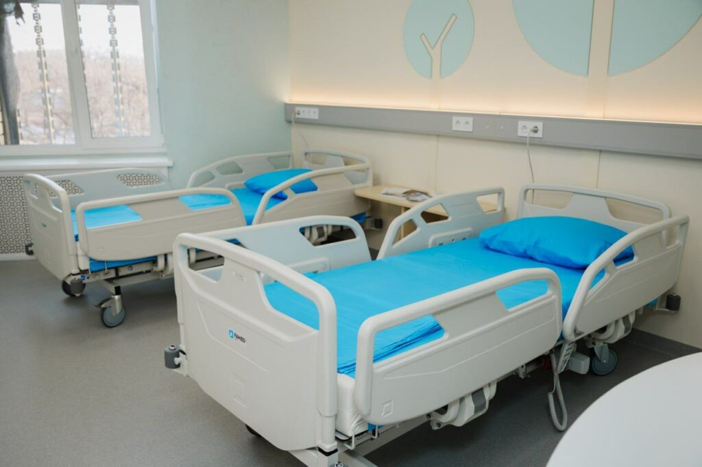 На Дніпропетровщині відкрили оновлений стаціонарний блок реабілітаційного відділення. інвалідність, дніпропетровщина, лікарня, пацієнт, реабілітаційне відділення