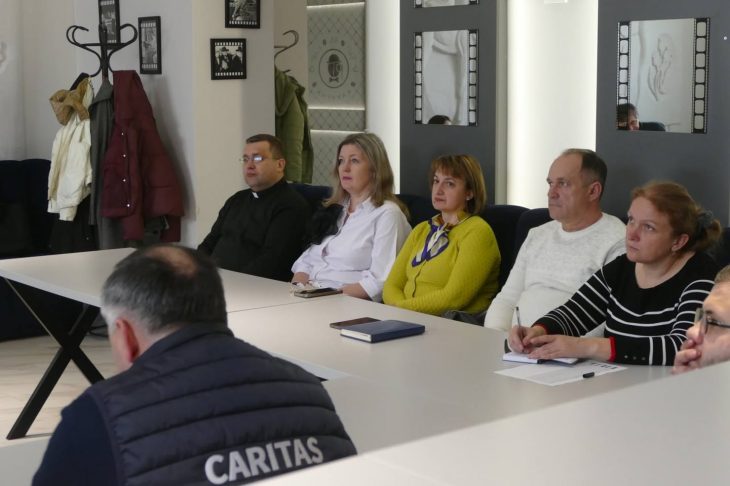 У Калуші за круглим столом обговорювали потреби людей з інвалідністю. інвалідність, калуш, комунікація, круглий стіл, спілкування