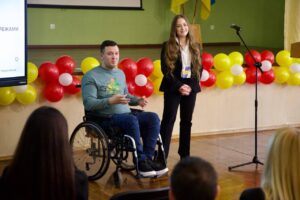 Світлина. В одеських школах проводять уроки безбар’єрності. Безбар'єрність, суспільство, інклюзія, Одеса, заняття, уроки безбар’єрності