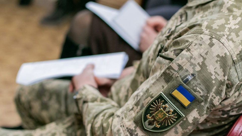 Звільнення з військової служби одного із синів для догляду за батьком – особою з інвалідністю – Верховний Суд вказав, що мають враховувати суди. інвалідність, військовослужбовець, верховний суд, догляд, звільнення