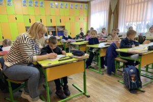 Світлина. Простір, де кожен важливий: у школах Вінницької громади щодня сідають за парти 438 дітей з особливими освітніми потребами. Навчання, інвалідність, інклюзія, Вінниця, ООП, ліцей №33