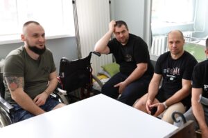 Світлина. Незламним захисникам презентували Автошколу для осіб з інвалідністю, що діє на базі ЛьвДУВС. Навчання, інвалідність, проєкт, Львів, автошкола, ЛьвДУВС