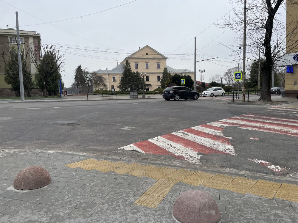 Тернопіль стає ближчим для кожного: місто активно облаштовує безбар’єрні маршрути. інвалідність, безбарʼєрний маршрут, доступність, пересування, тернопіль