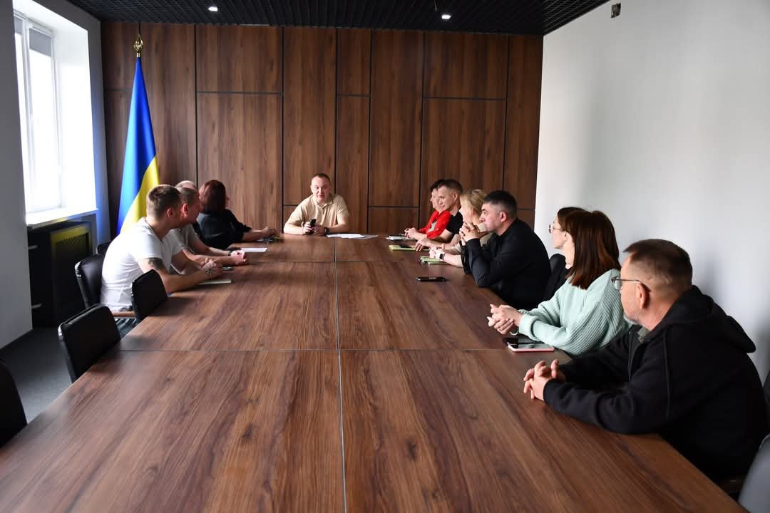 Берегівська РВА обговорила ініціативи з безбар’єрності для ветеранів та людей з інвалідністю. інвалідність, безбар'єрність, берегівська рва, ветеран, круглий стіл