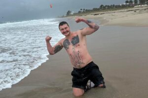 Світлина. Боєць ССО Станіслав Зорій прибув до США на перепротезування. Реабілітація, протез, США, Станіслав Зорій, боєць ССО, перепротезування