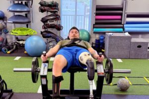 Світлина. Боєць ССО Станіслав Зорій прибув до США на перепротезування. Реабілітація, протез, США, Станіслав Зорій, боєць ССО, перепротезування