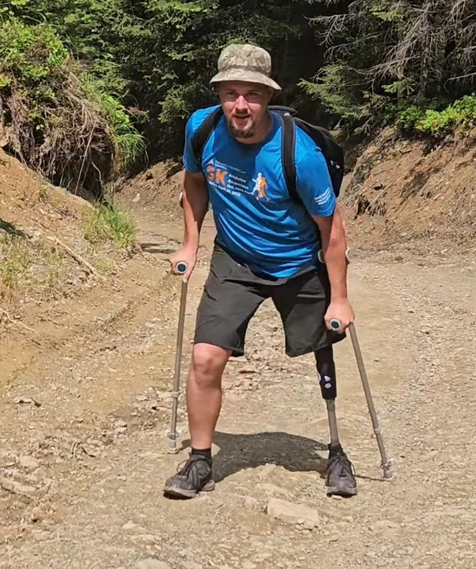 Ветеран Петро Кулик підкорив Говерлу (ФОТО). ветеран, вчинок, говерла, петро кулик, сходження