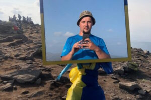 Світлина. Ветеран Петро Кулик підкорив Говерлу. Життя і особистості, ветеран, Говерла, сходження, Петро Кулик, вчинок