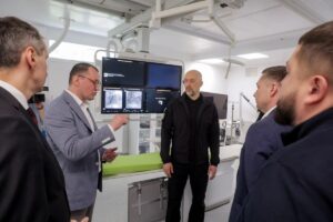 Світлина. «Радію, що досвід Львівщини впевнено масштабується»: Максим Козицький про відкриття Superhumans в інших областях. Реабілітація, протезування, Львів, пацієнт, лікування, SuperHumans Center