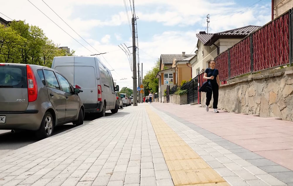 У Тернополі триває створення безбар’єрних маршрутів (ВІДЕО). інвалідність, безбарʼєрний маршрут, доступ, проєкт рух без барʼєрів, тернопіль