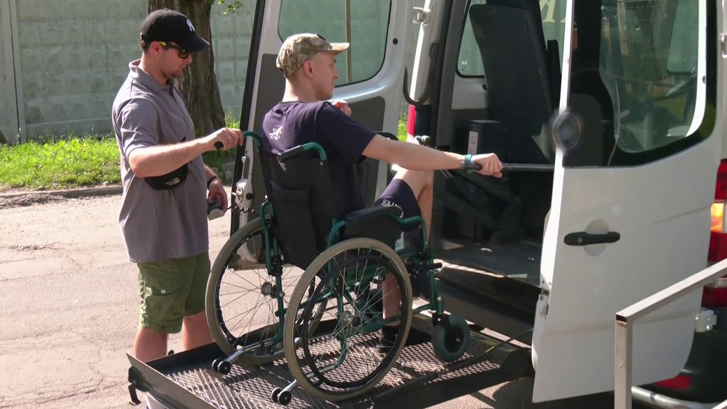 “Соціальне таксі” у Хмельницькому: хто і за яких умов може скористатись (ФОТО, ВІДЕО). інвалідність, крісло колісне, послуга, соціальне таксі, хмельницький