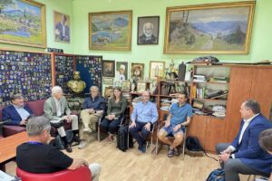 Світлина. На Закарпатті за допомогою 3D-друку вперше встановили протези пацієнту з подвійною ампутацією. Реабілітація, протез, протезування, військовий, Закарпаття, 3D-друк