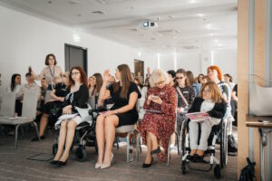 Світлина. Як сприяти розвитку лідерства дівчат з інвалідністю. Новини, інвалідність, інклюзія, ГО Fight For Right, дівчата, лідерство