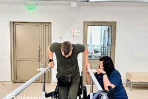 Світлина. «У мене є плани й цілі, і це дає сили рухатися вперед», – військовий про свою мотивацію під час лікування в реабілітаційному центрі Дніпра. Реабілітація, протез, поранення, військовий, лікування, Богдан