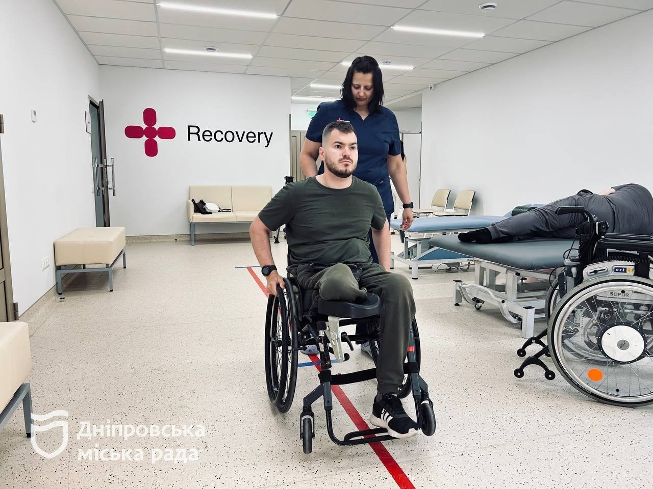 «У мене є плани й цілі, і це дає сили рухатися вперед», – військовий про свою мотивацію під час лікування в реабілітаційному центрі Дніпра. богдан, військовий, лікування, поранення, протез