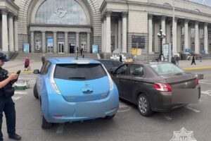 Світлина. У Дніпрі продовжують виявляти та карати водіїв, які паркуються на місцях для людей з інвалідністю. Закони та права, інвалідність, Дніпро, водій, паркування, порушник